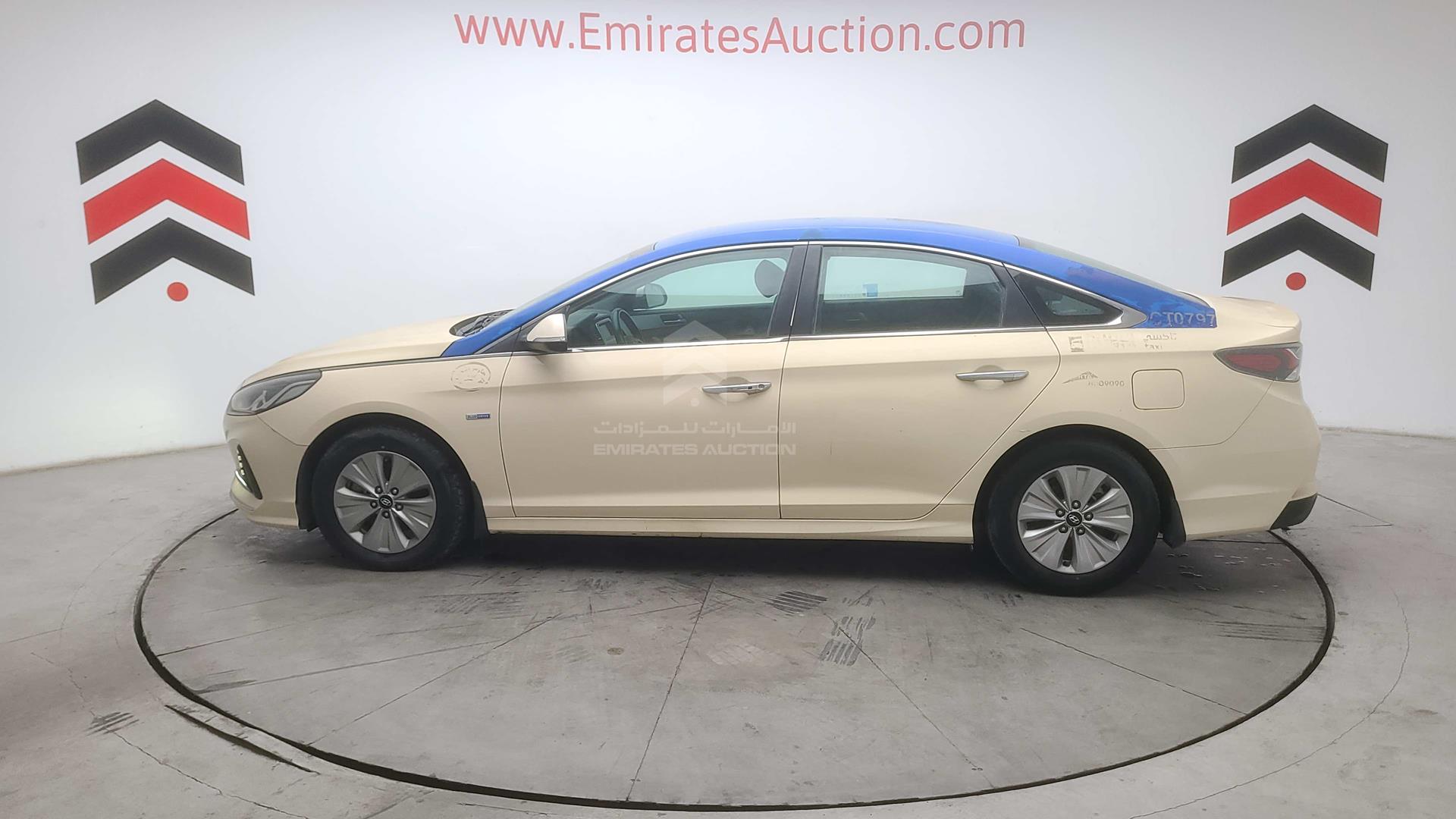 2019 HYUNDAI SONATA HYBRID VIN: KMHE24137KA093091