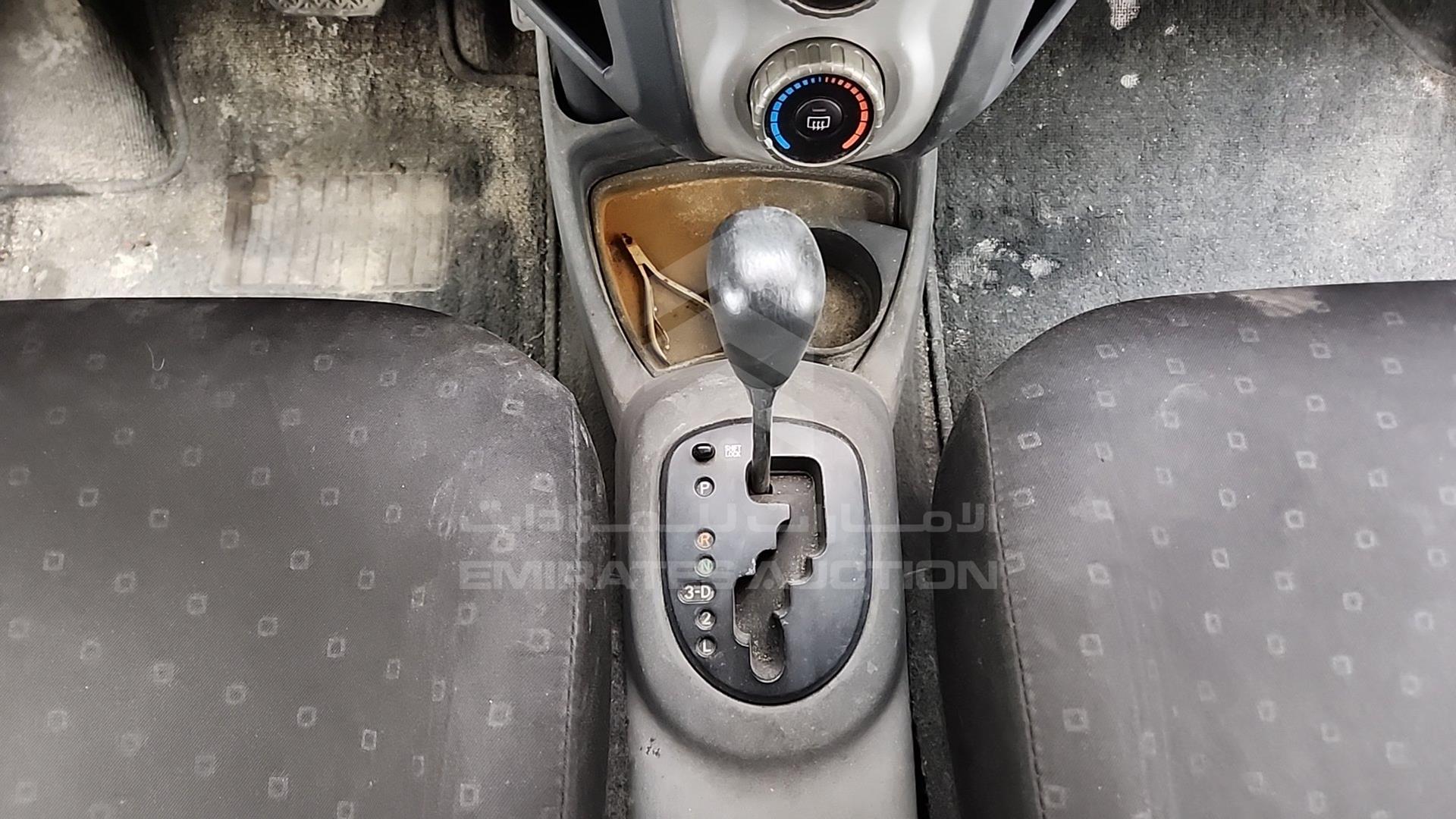 2006 TOYOTA YARIS VIN: JTDKW923565031940