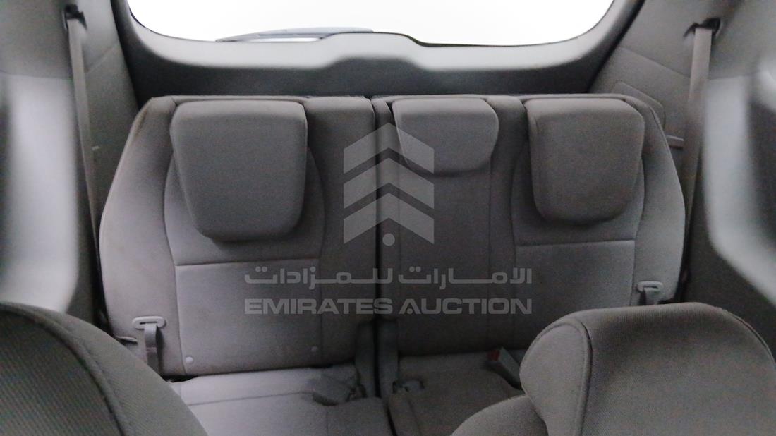 2015 Kia Sedona — Rear Right Passenger View — Photo 32