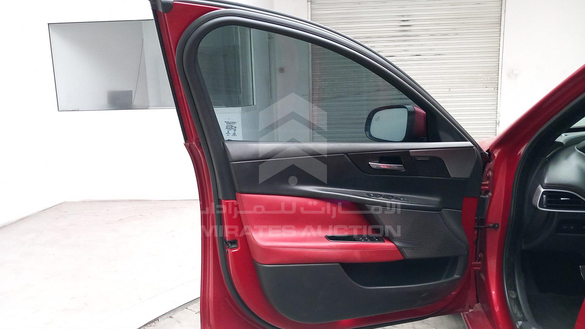 2016 JAGUAR XE VIN: SAJAB4BV8GA909222