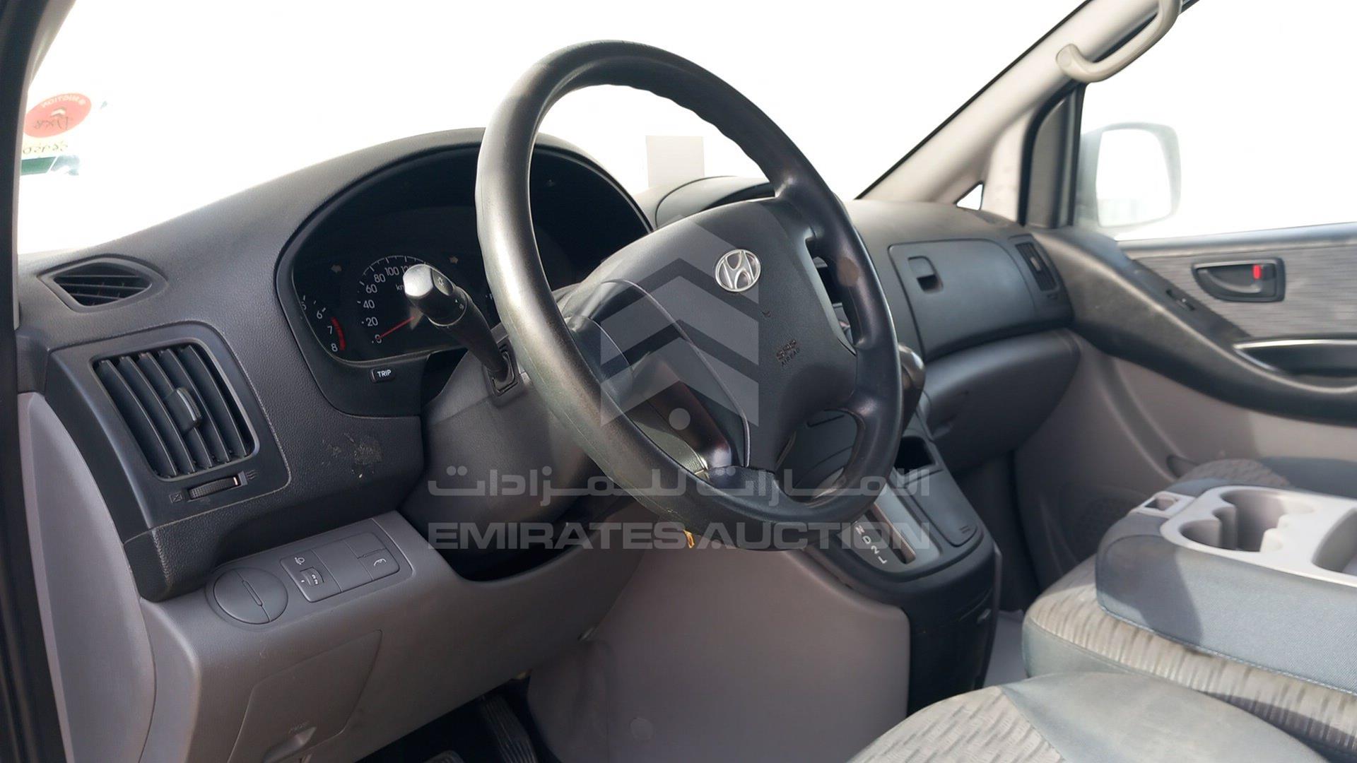 2016 HYUNDAI H1 VIN: KMJWA37RXGU725731