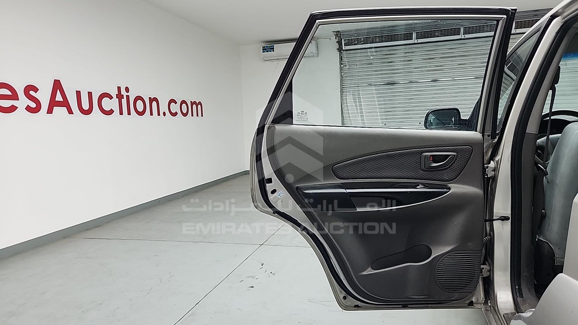 2009 HYUNDAI TUCSON VIN: KMHJM81B99U045432