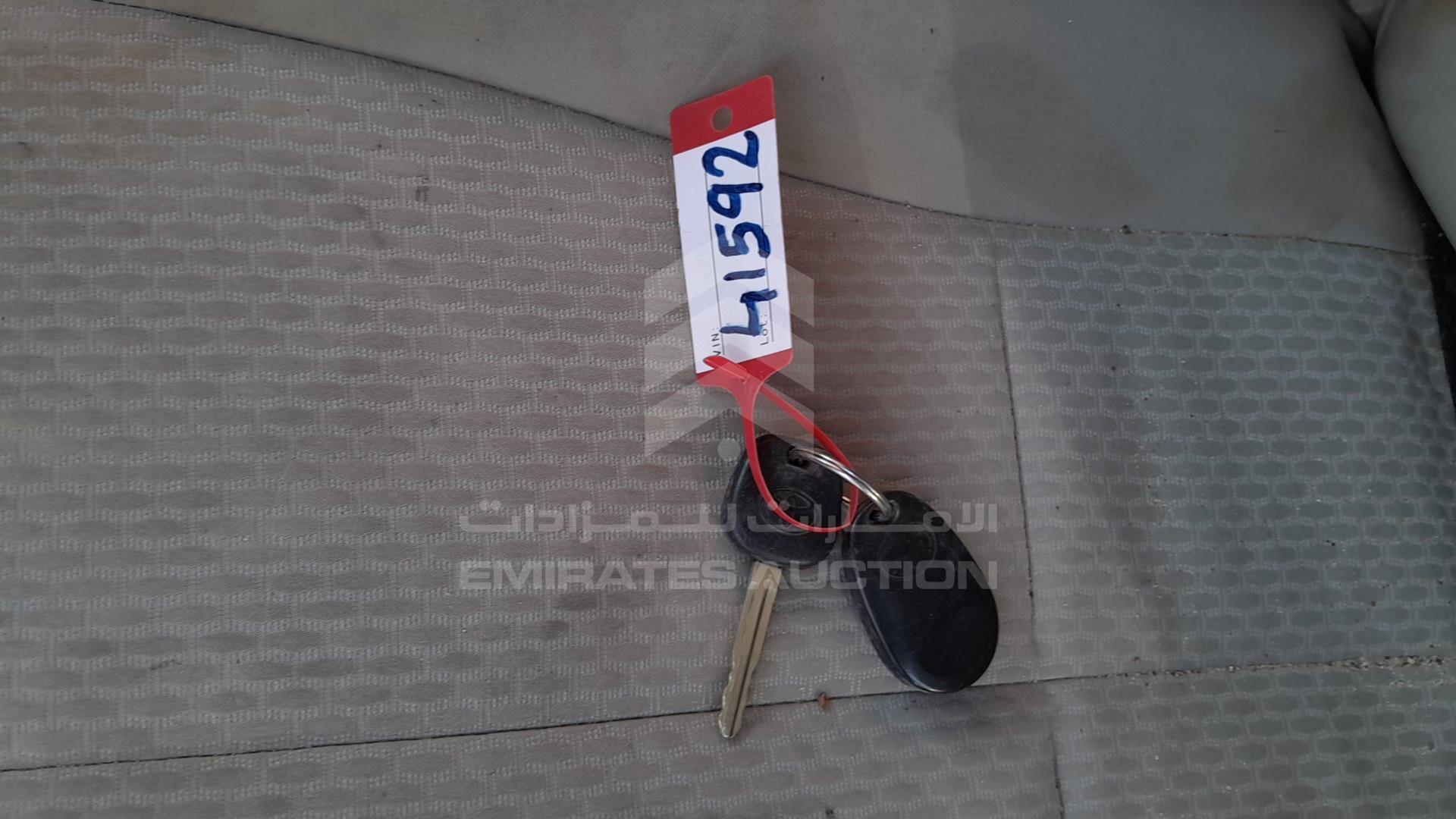 2008 TOYOTA CAMRY VIN: 6T1BE42K08X500646