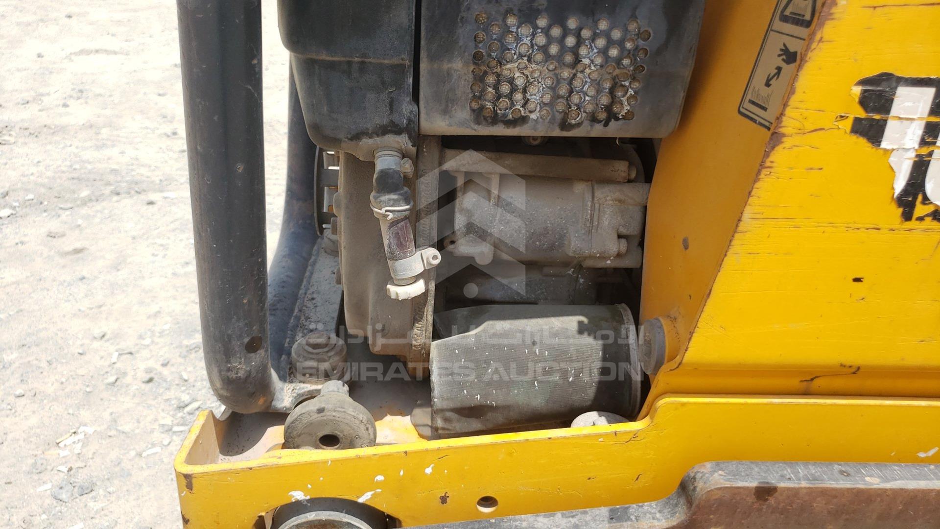 0 JCB --- VIN: GATVD070V02703695