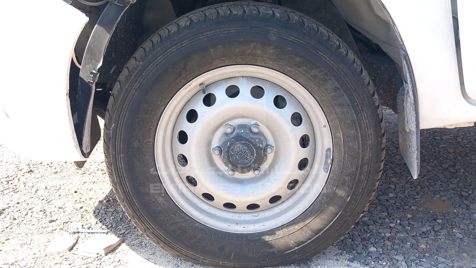 2023 TOYOTA HILUX VIN: MR0DB9CDXP5002142