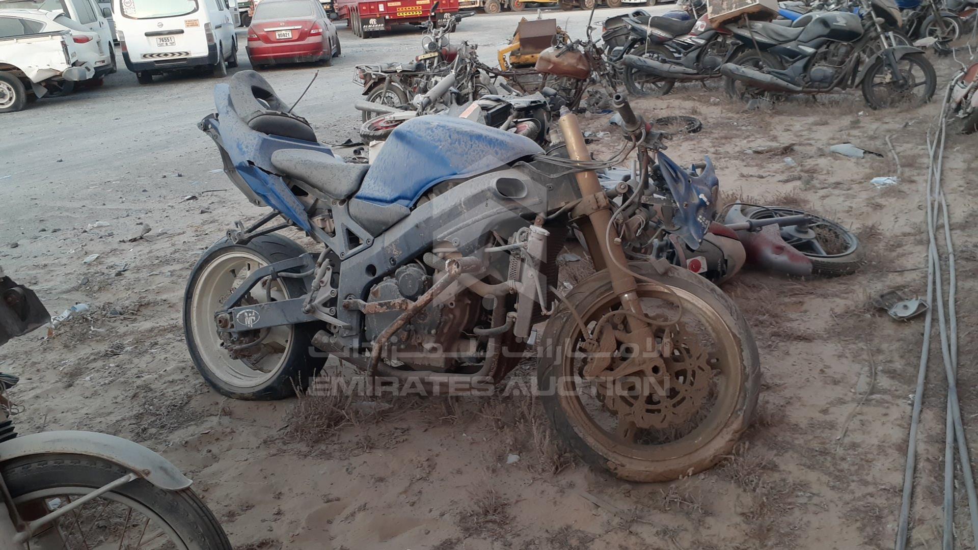 0 SUZUKI MOTORBIKE VIN: JS1B3111100106302