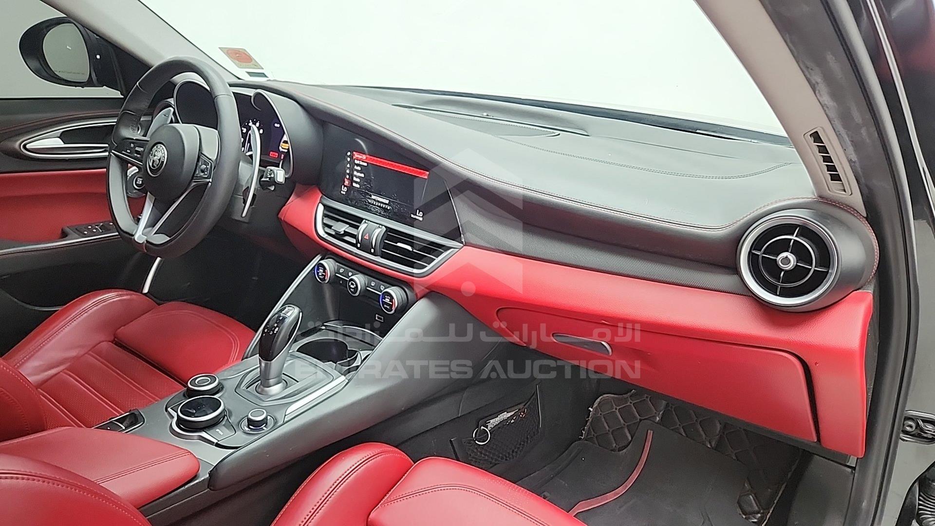 2019 ALFA ROMEO GIULIA VIN: ZAREAFDN7K7612658