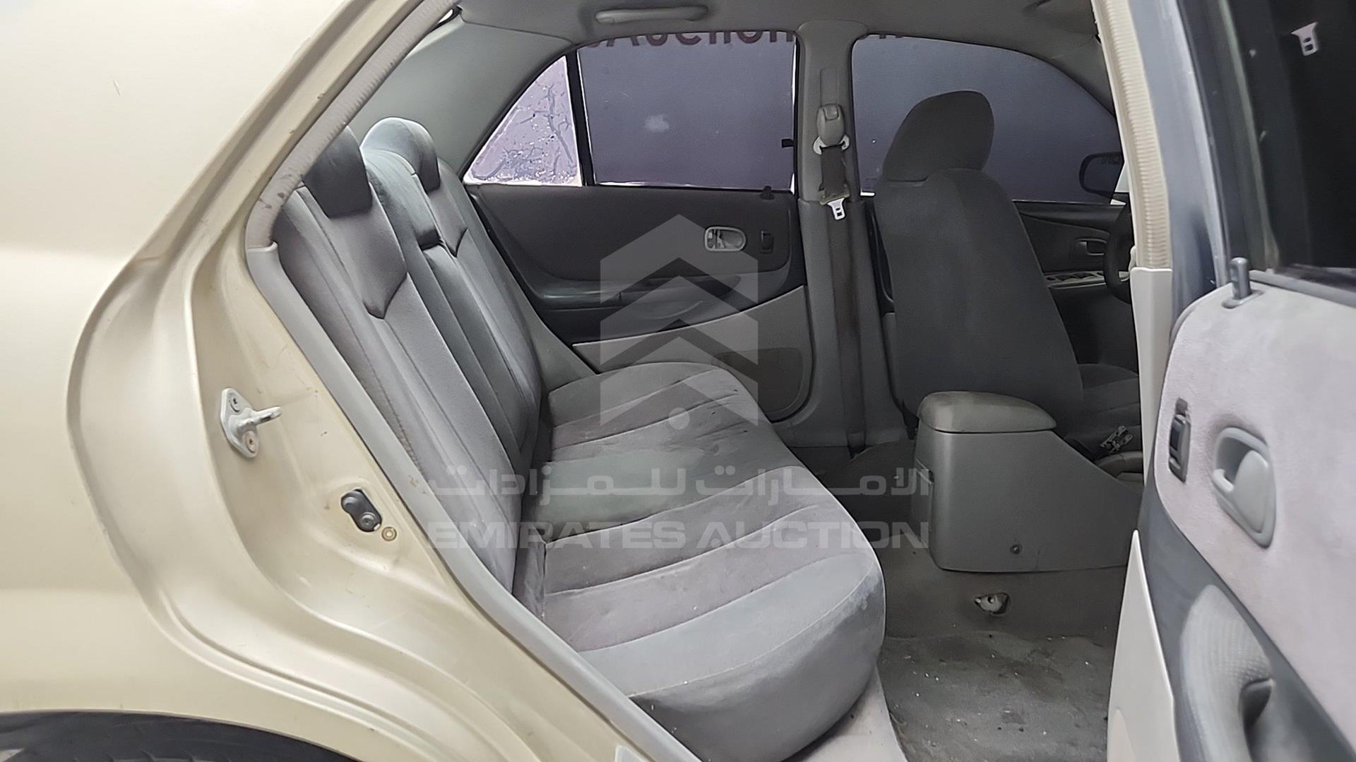 2002 MAZDA 323 VIN: JM7BJ12M821209520