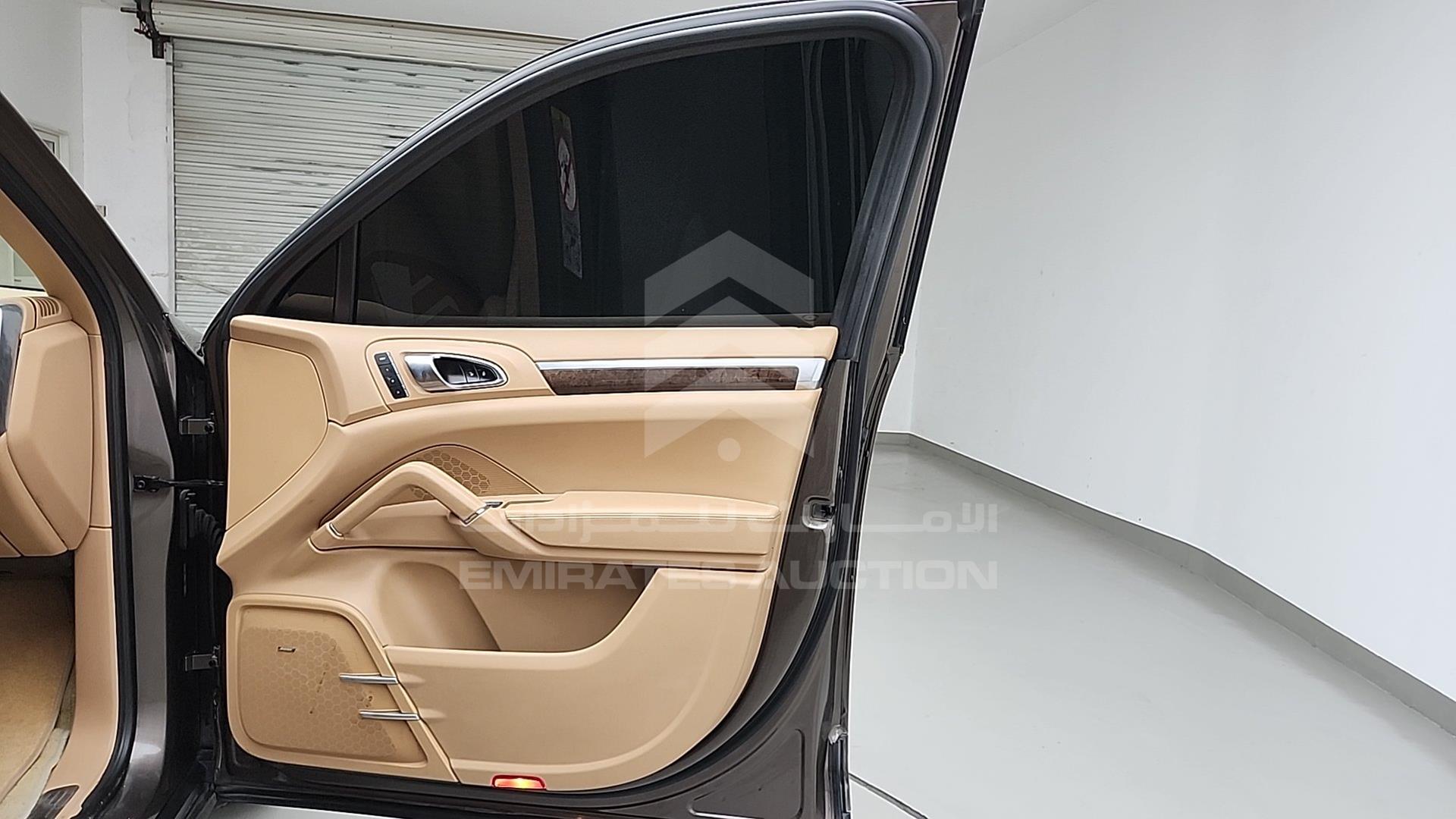 2013 PORSCHE CAYENNE VIN: WP1ZZZ92ZDLA83541