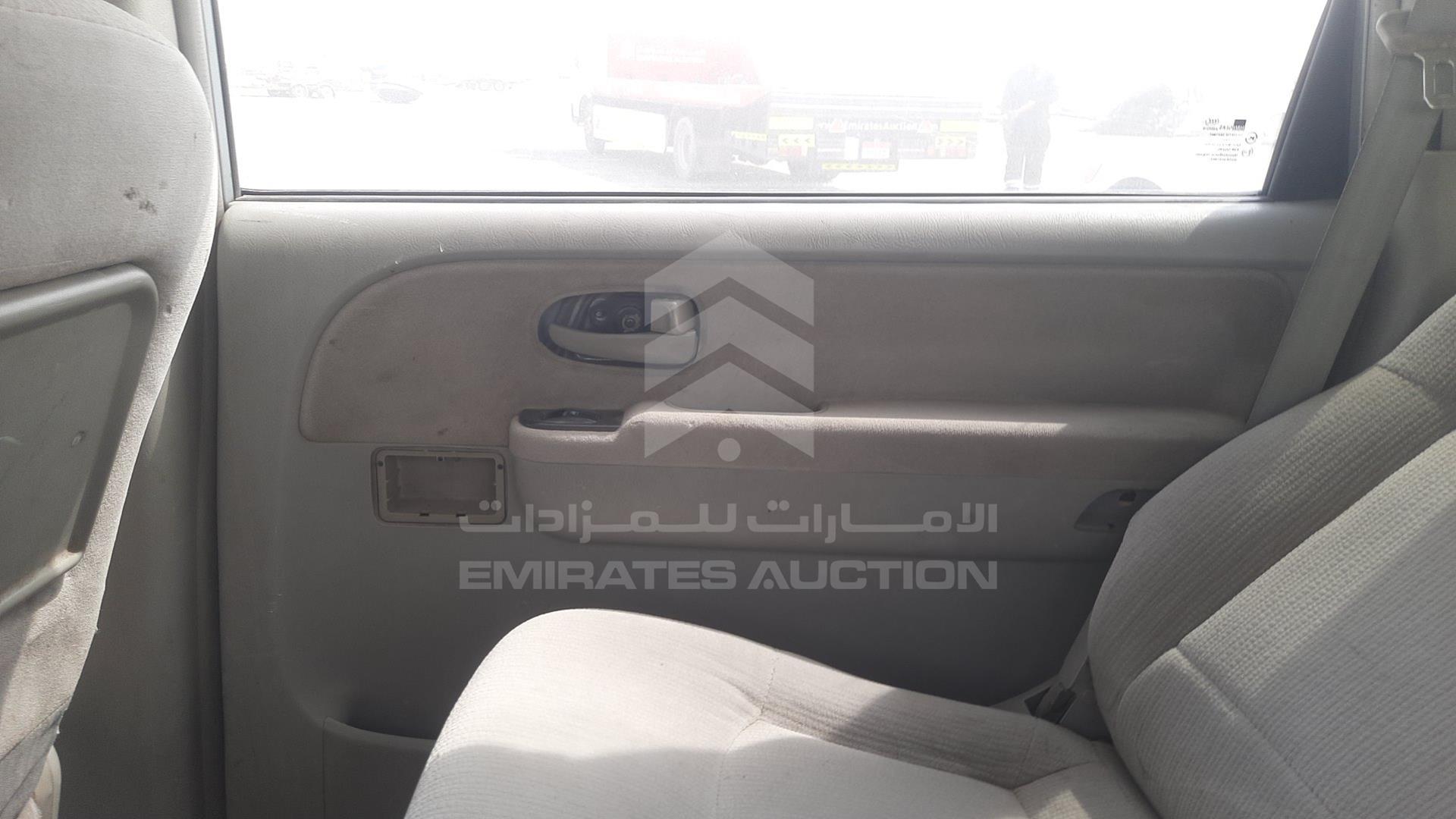 2006 HYUNDAI TRAJET VIN: KMHMG81CX6U277143