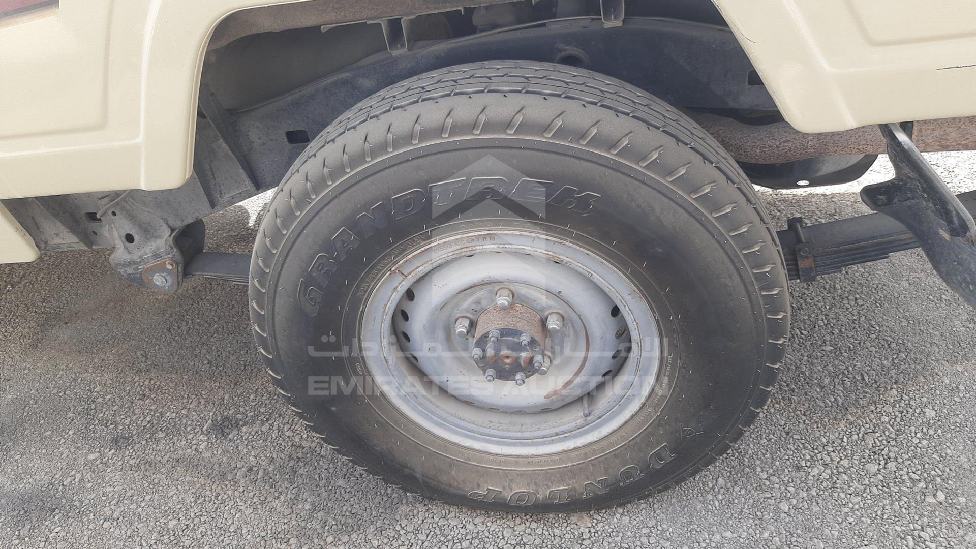 2014 TOYOTA LAND CRUISER VIN: JTFLU71J5E4319550