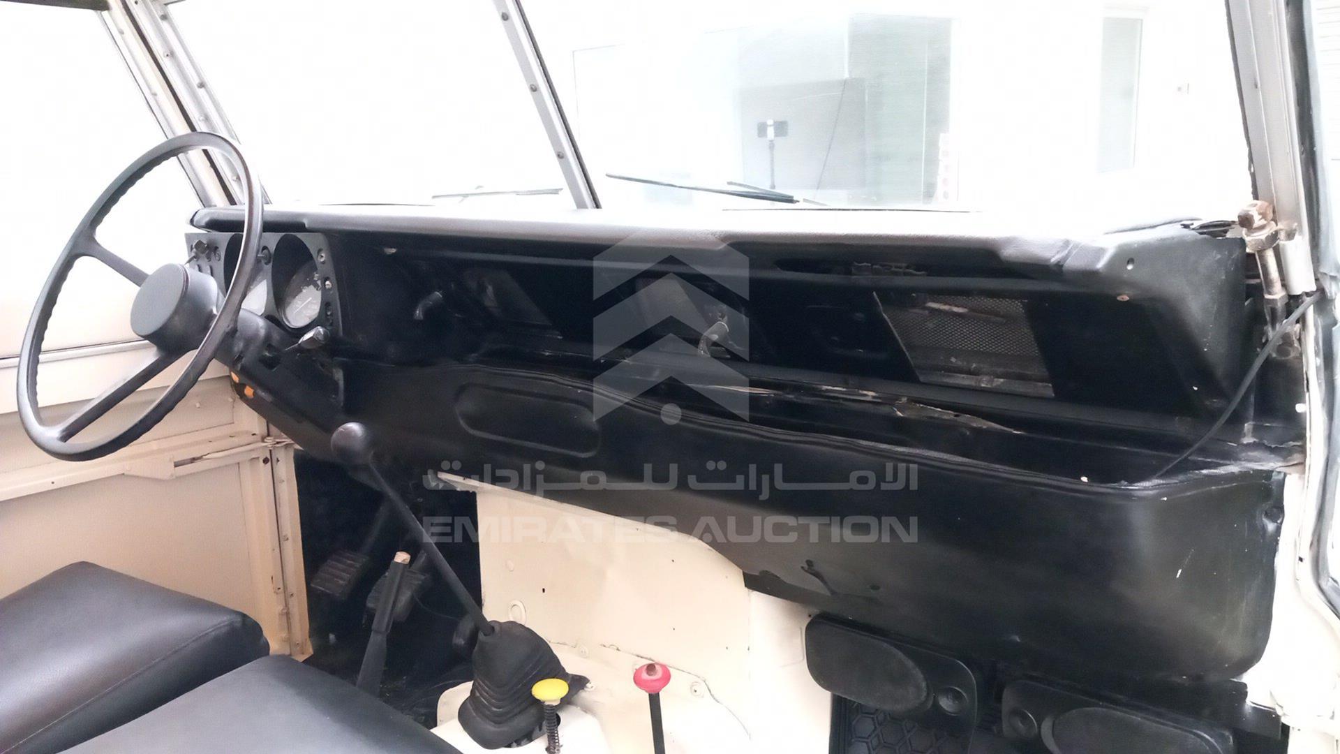 1982 LAND ROVER --- VIN: SALLBABH2AA128907