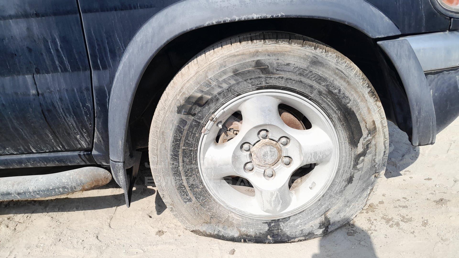 1998 NISSAN PATHFINDER VIN: JN8AR05S2WW271933