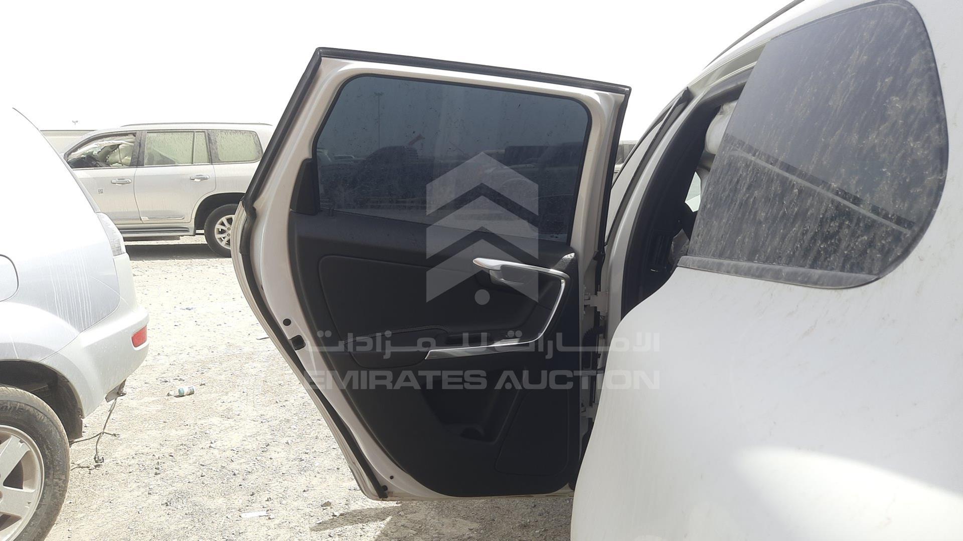 2014 VOLVO XC 60 VIN: YV140CDZ9E2602333