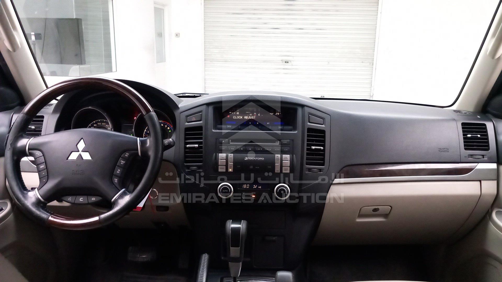 2010 MITSUBISHI PAJERO VIN: JMYLRV95WAJ713865