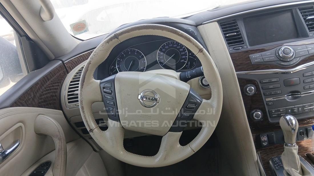 نيسان باترول 2019 — التحكمات في عجلة القيادة — صورة 13