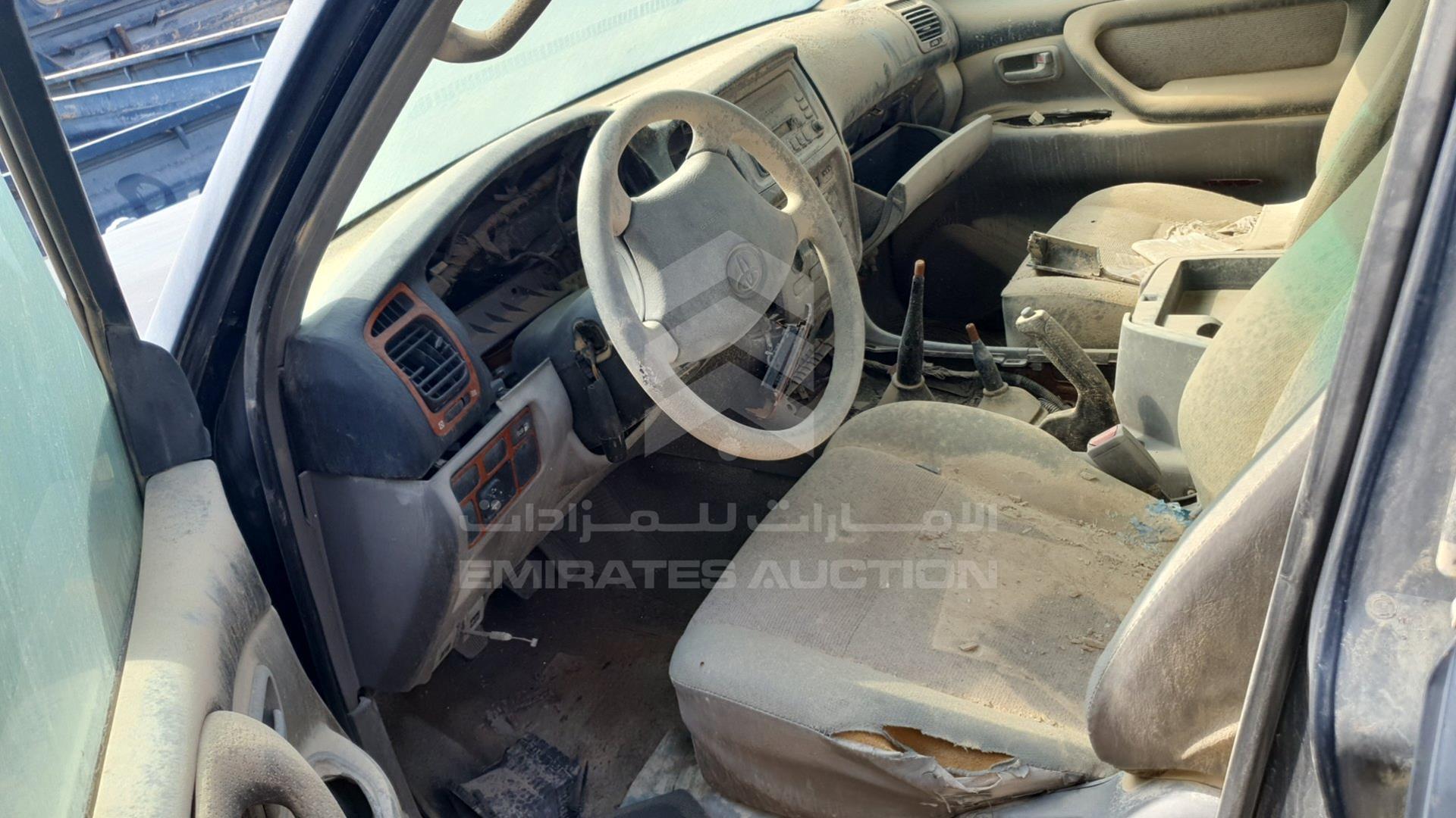 2004 TOYOTA LAND CRUISER VIN: JTECB09J443013529