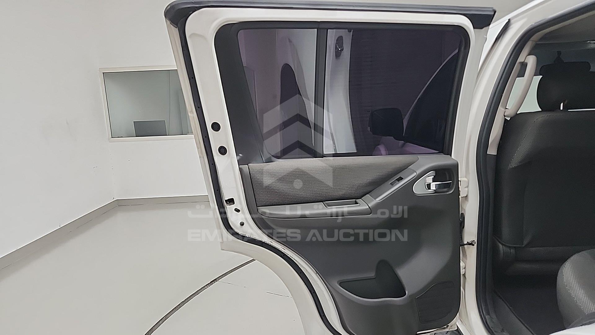 2015 NISSAN PATHFINDER VIN: VSKLR11A9FA581435