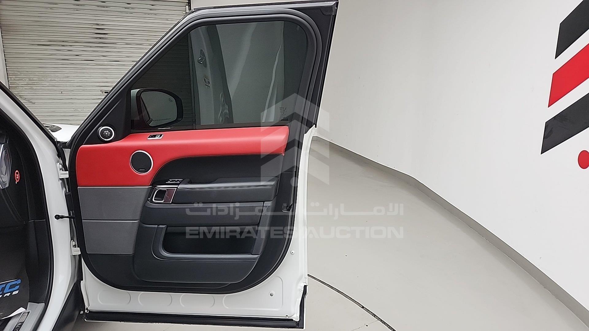 2018 RANGE ROVER SPORT VIN: SALWA2BE9JA182409