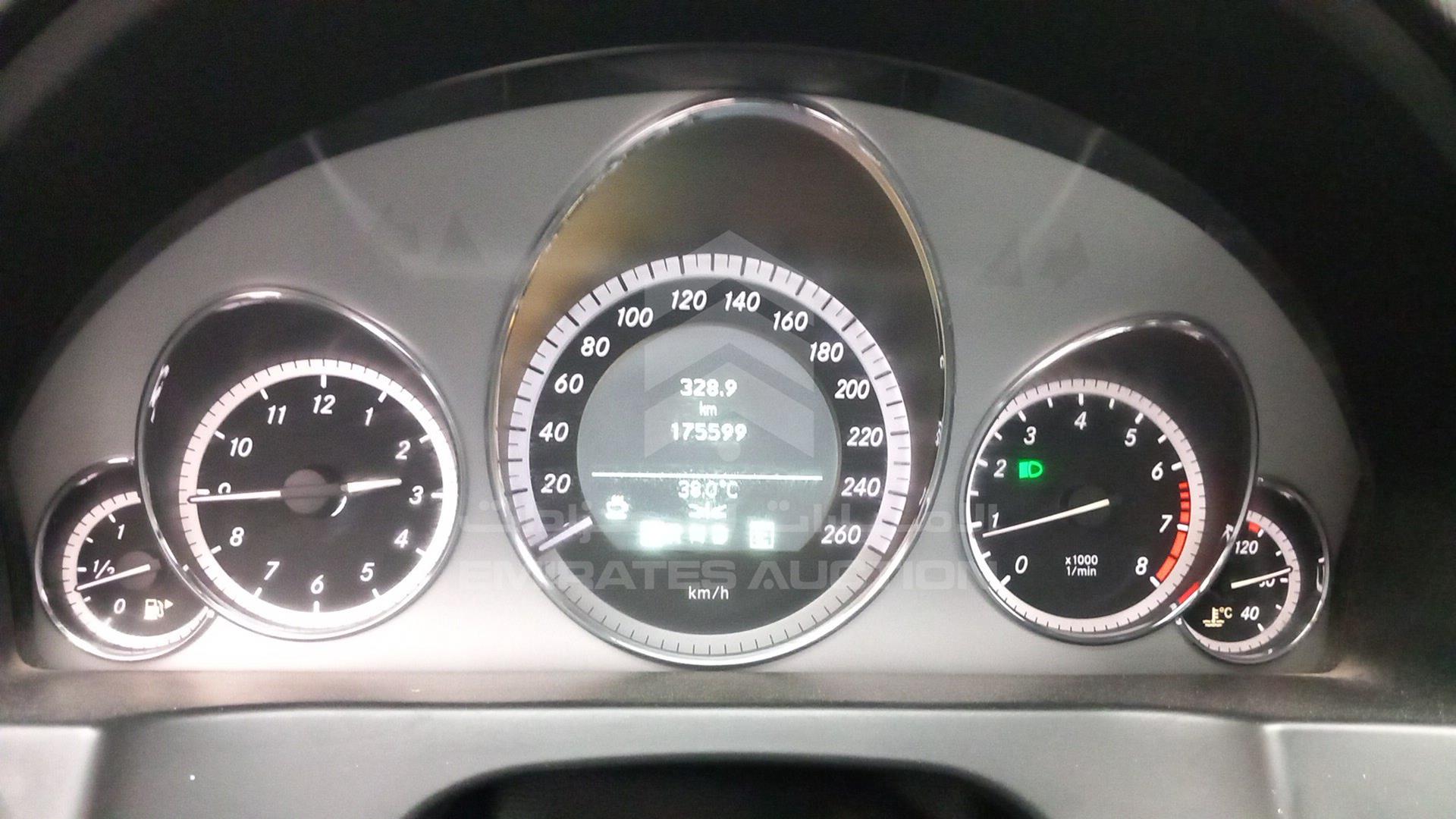 2011 MERCEDES E200 VIN: WDD2074481F114665