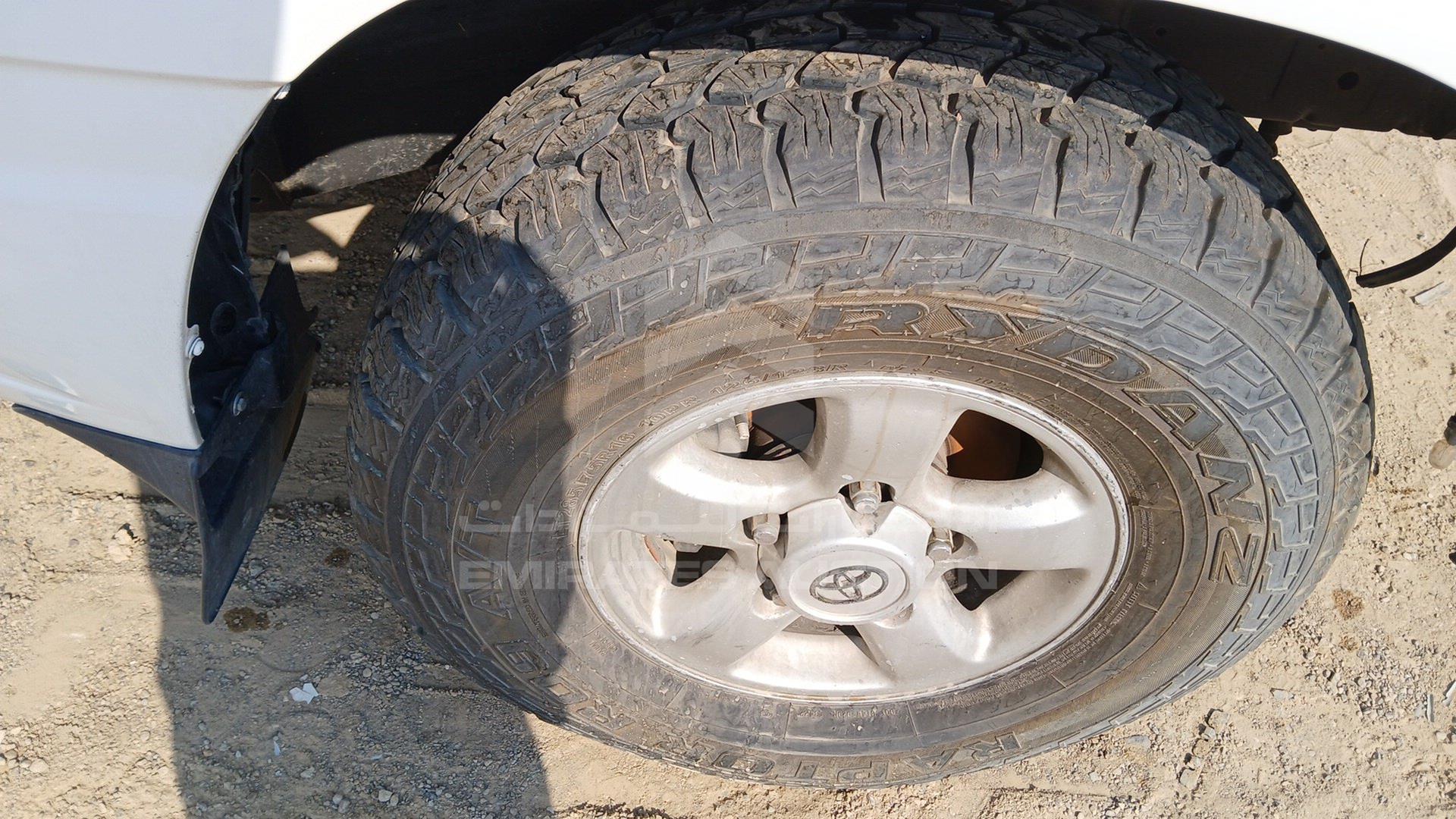 2002 TOYOTA LAND CRUISER VIN: JTEHT05J322021178