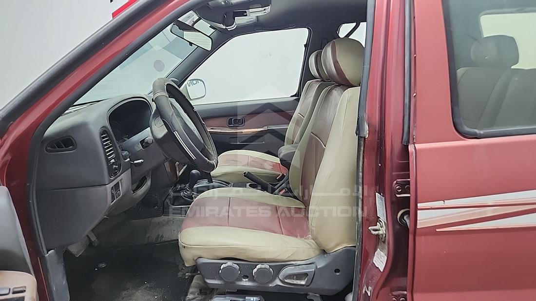 1998 Nissan Pathfinder — Front Left Driver Seat View — Photo 12