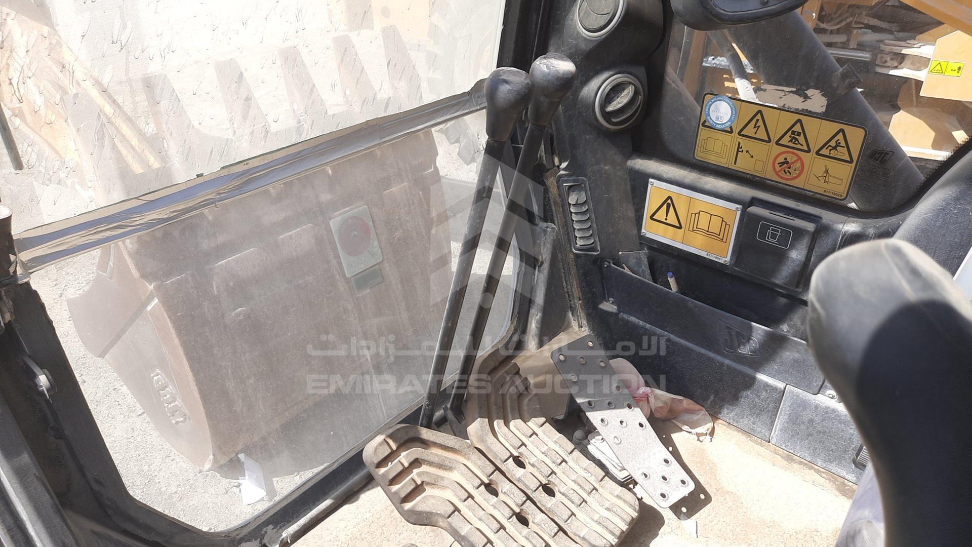 2015 JCB JS205 VIN: PUNJE20BV02359661