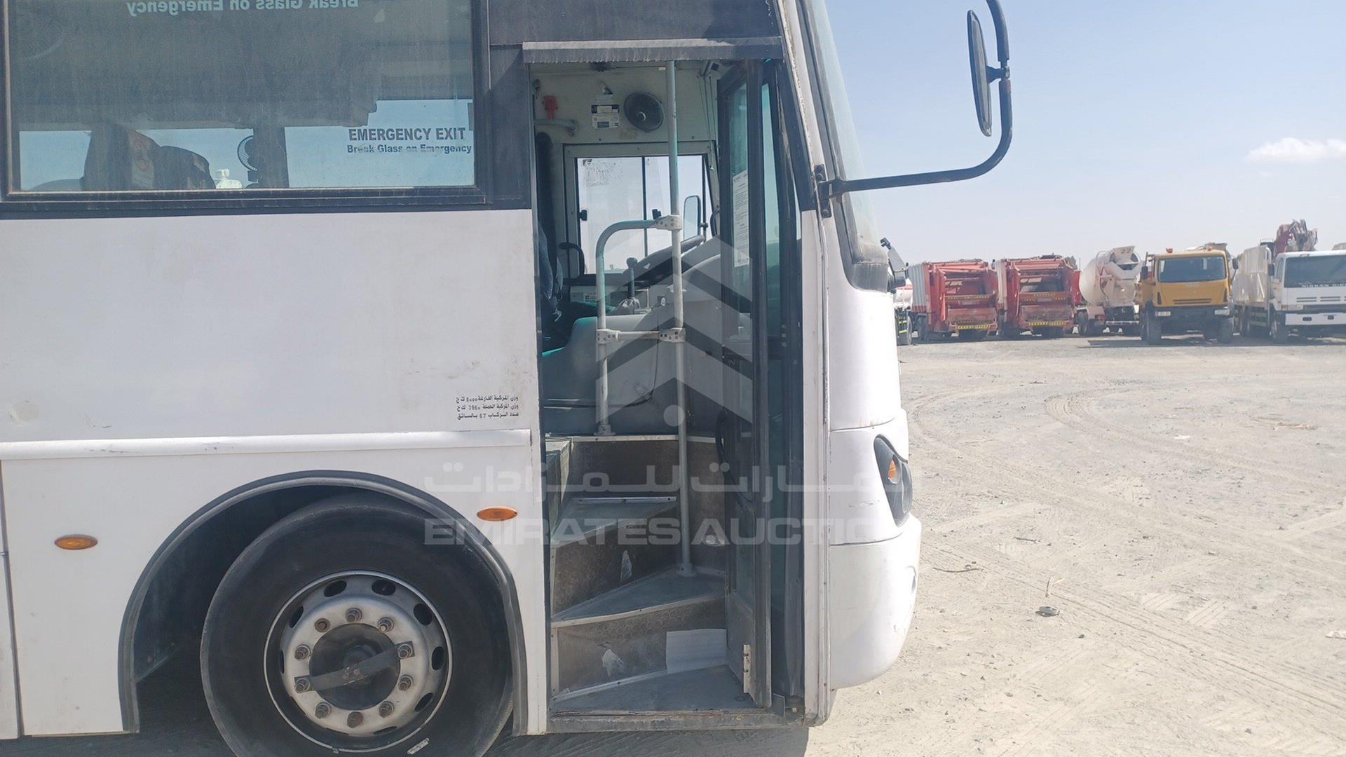 2016 TATA LPO1618 VIN: MAT449252G0L01936