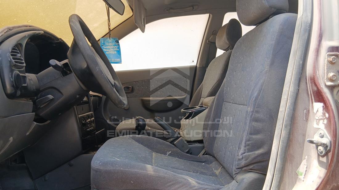 2002 Kia Sephia — Front Left Driver Seat View — Photo 13