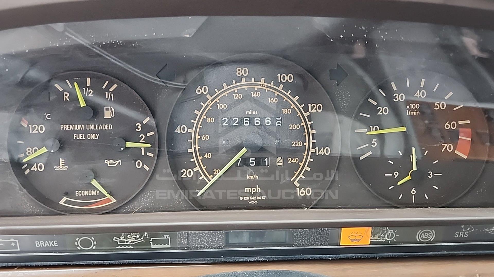 1989 MERCEDES 300 VIN: WDBCA24D0KA438919