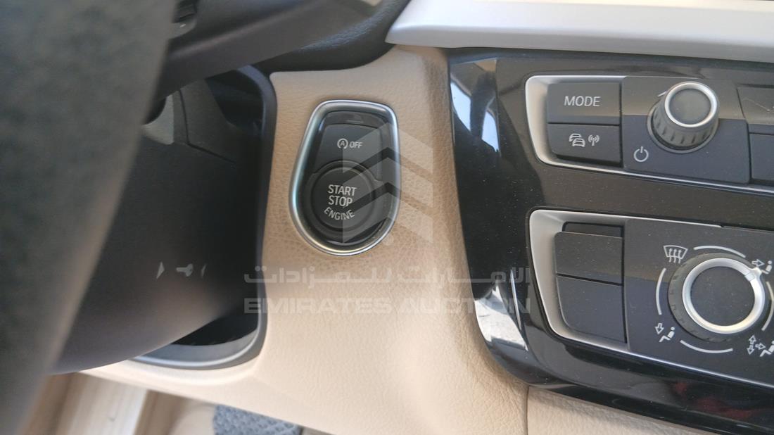 بي ام دبليو 318i 2018 — المفاتيح — صورة 4