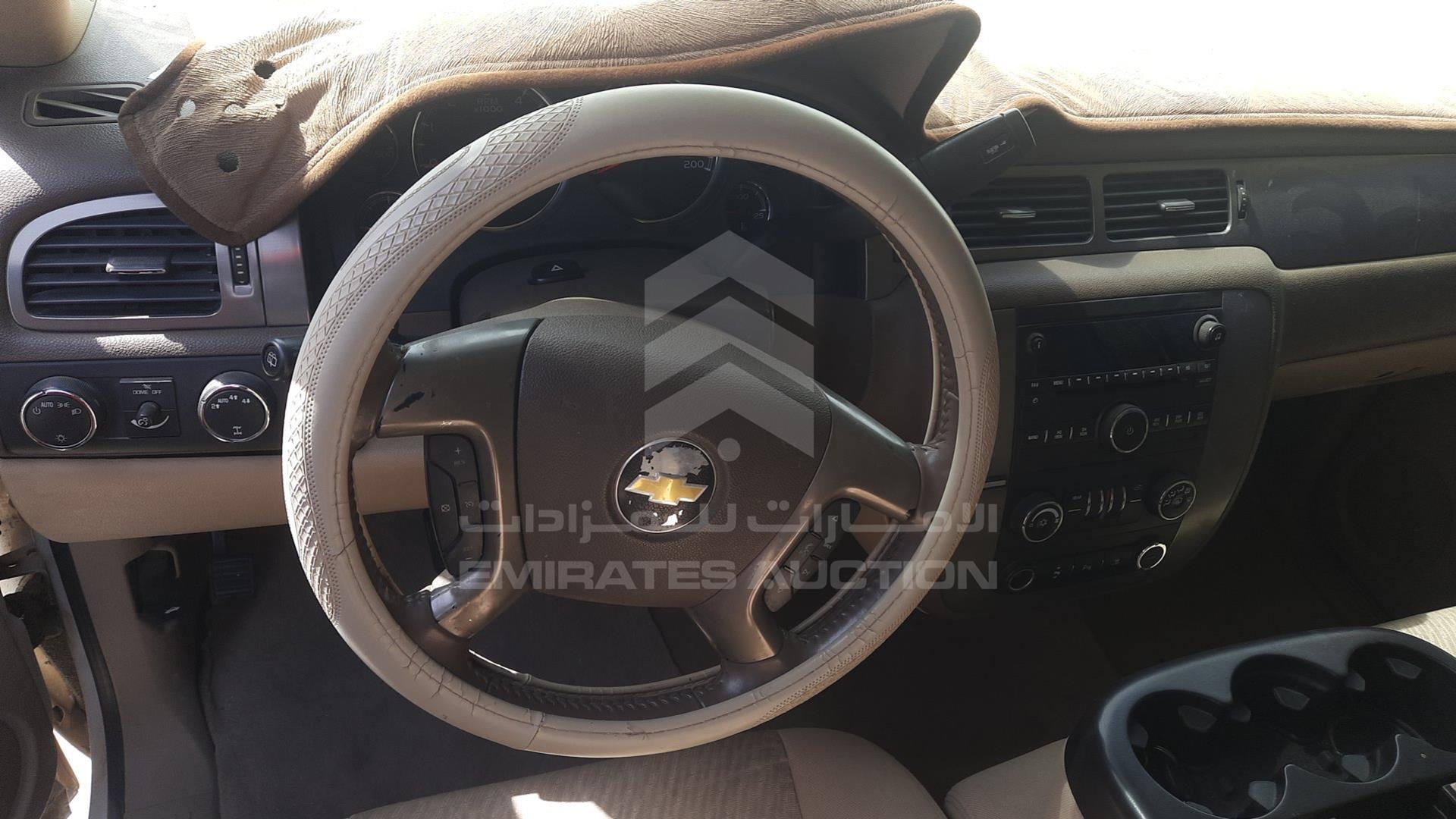 2010 CHEVROLET TAHOE VIN: 1GNUKAE02AR264285