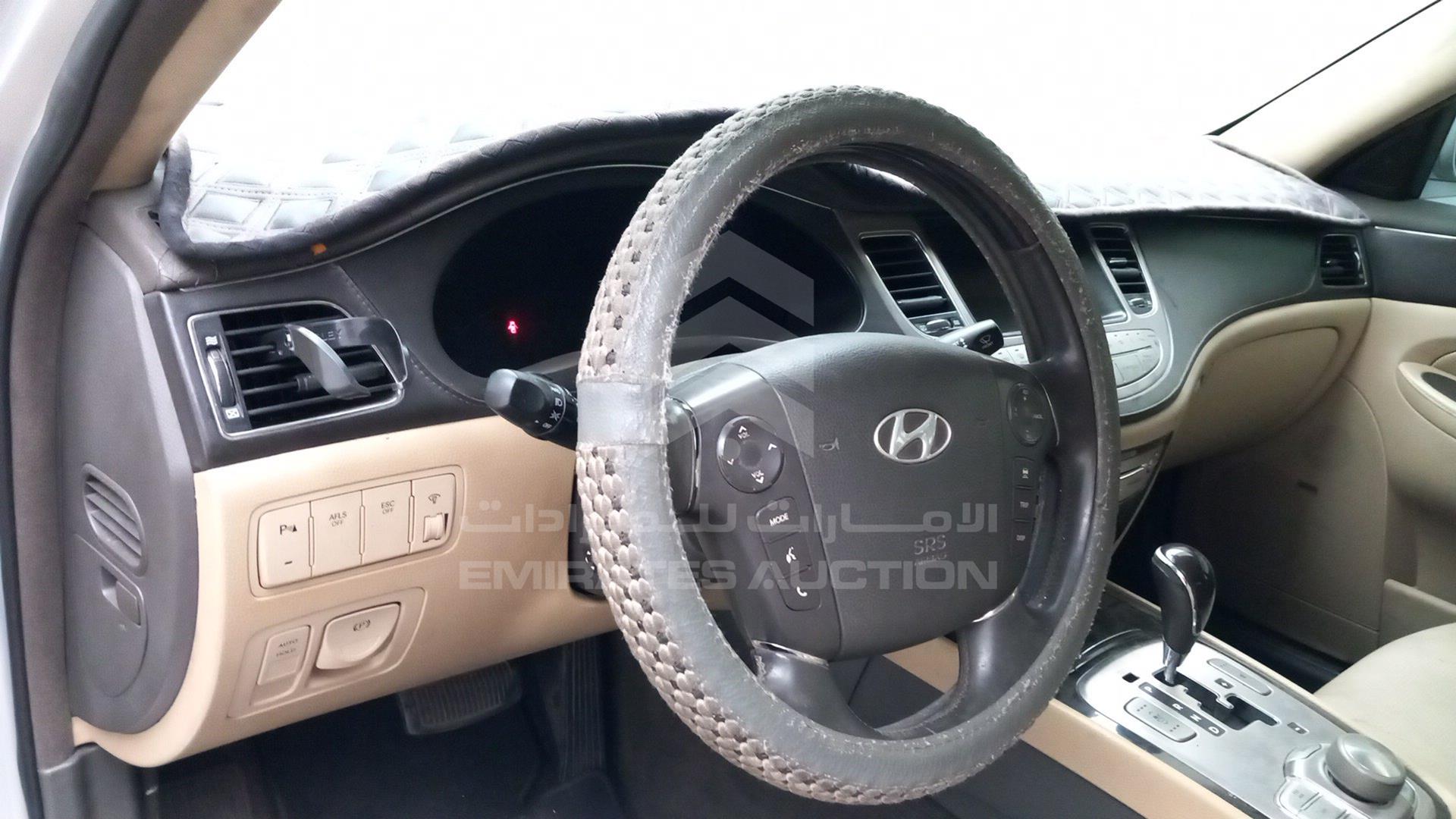 2011 HYUNDAI GENESIS VIN: KMHGC4DF3BU124072
