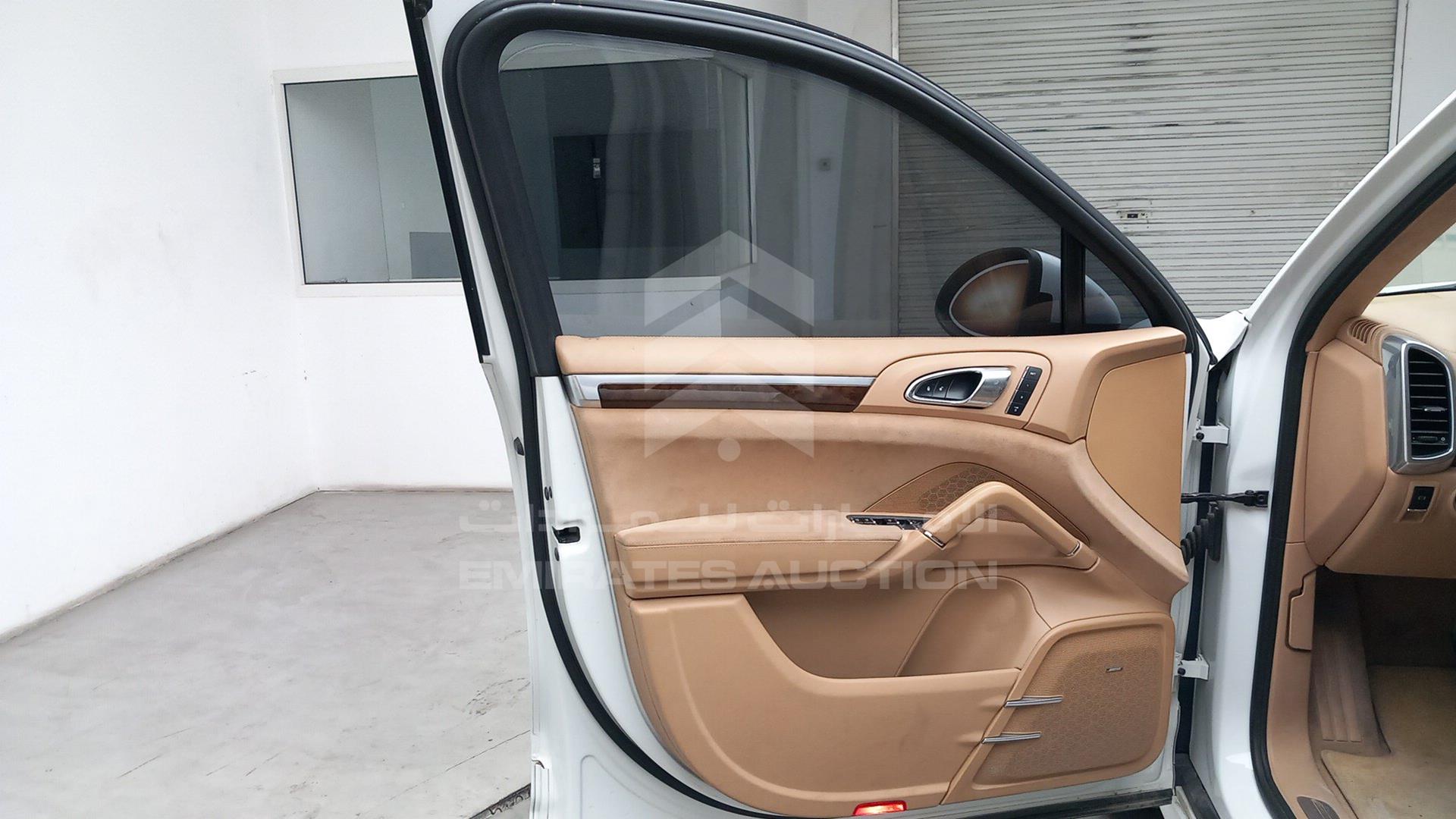2013 PORSCHE CAYENNE VIN: WP1ZZZ92ZDLA70062
