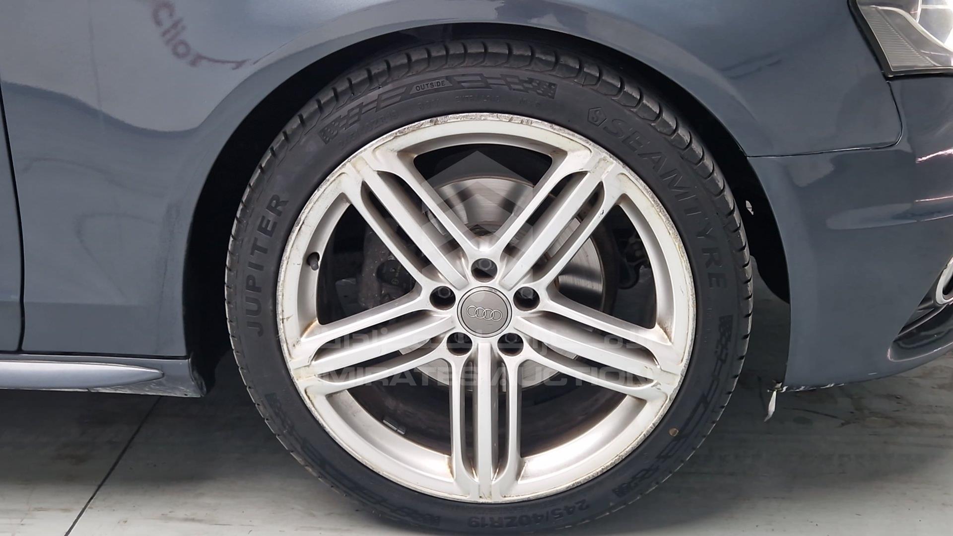 2011 AUDI A4 VIN: WAUAFC8K0BA122197