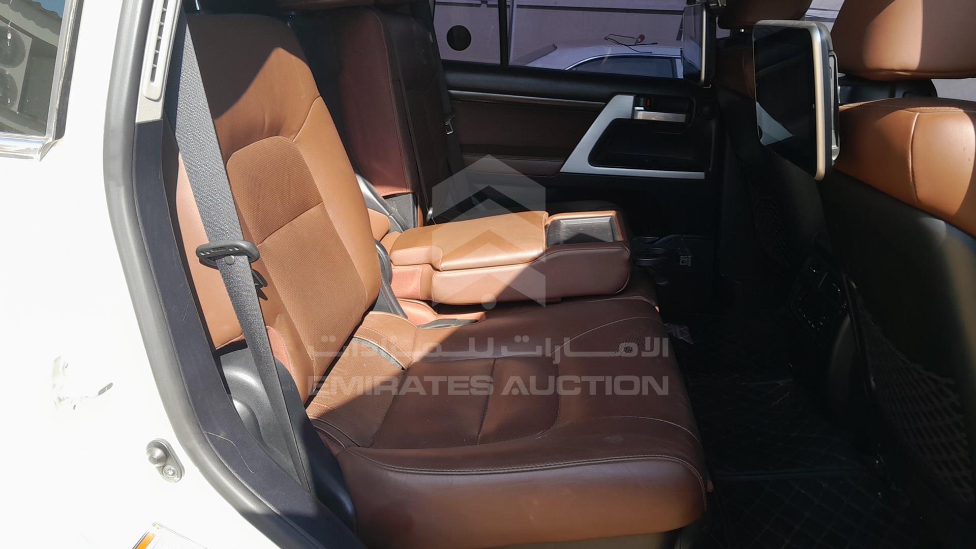 2017 TOYOTA LAND CRUISER VIN: JTMHY05J0H4057056