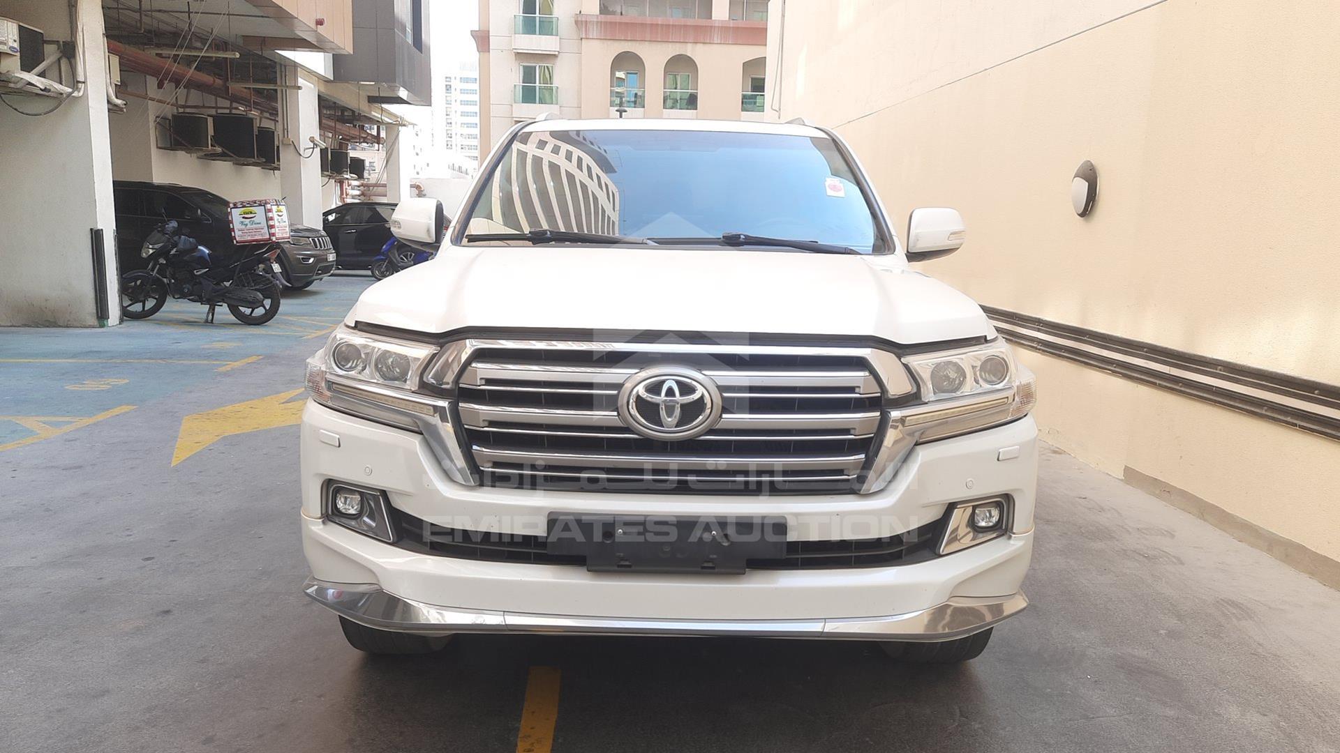 2018 TOYOTA LAND CRUISER VIN: JTMHU01J1J5143686