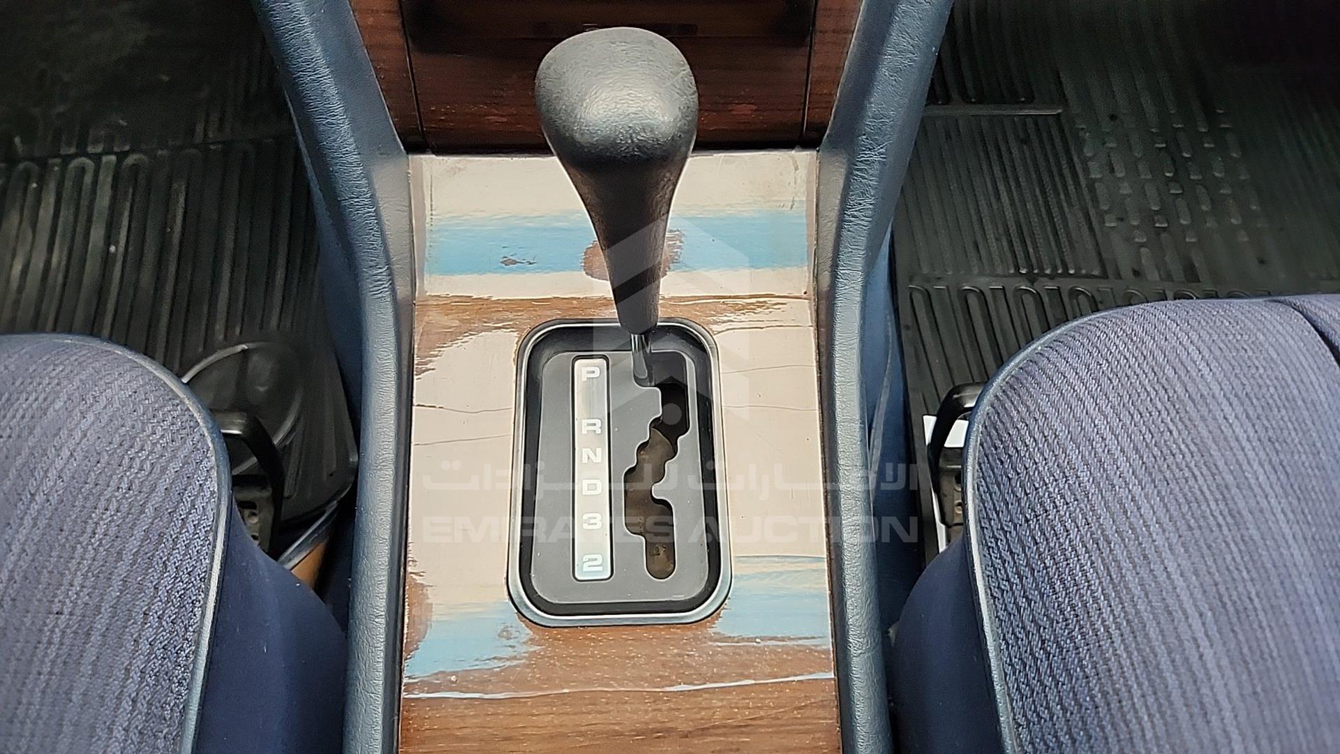 1986 MERCEDES 230 VIN: WDB1240231A286248