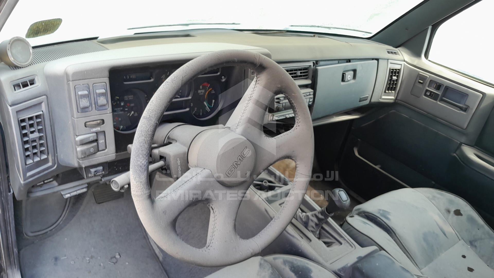 1992 GMC TYPHOON VIN: 1GDCT18Z3N0810206