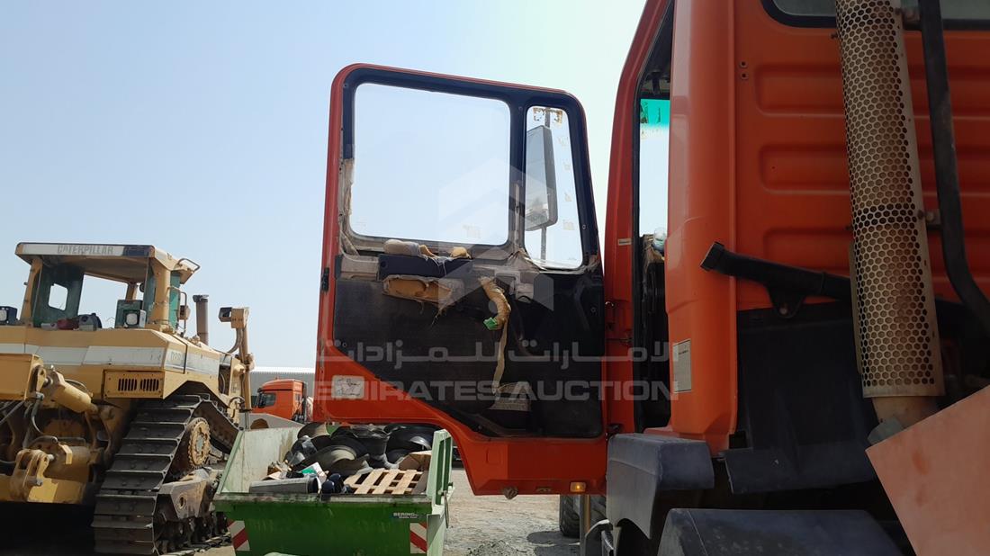 مان 373 2001 — الباب الأمامي الأيسر — صورة 10