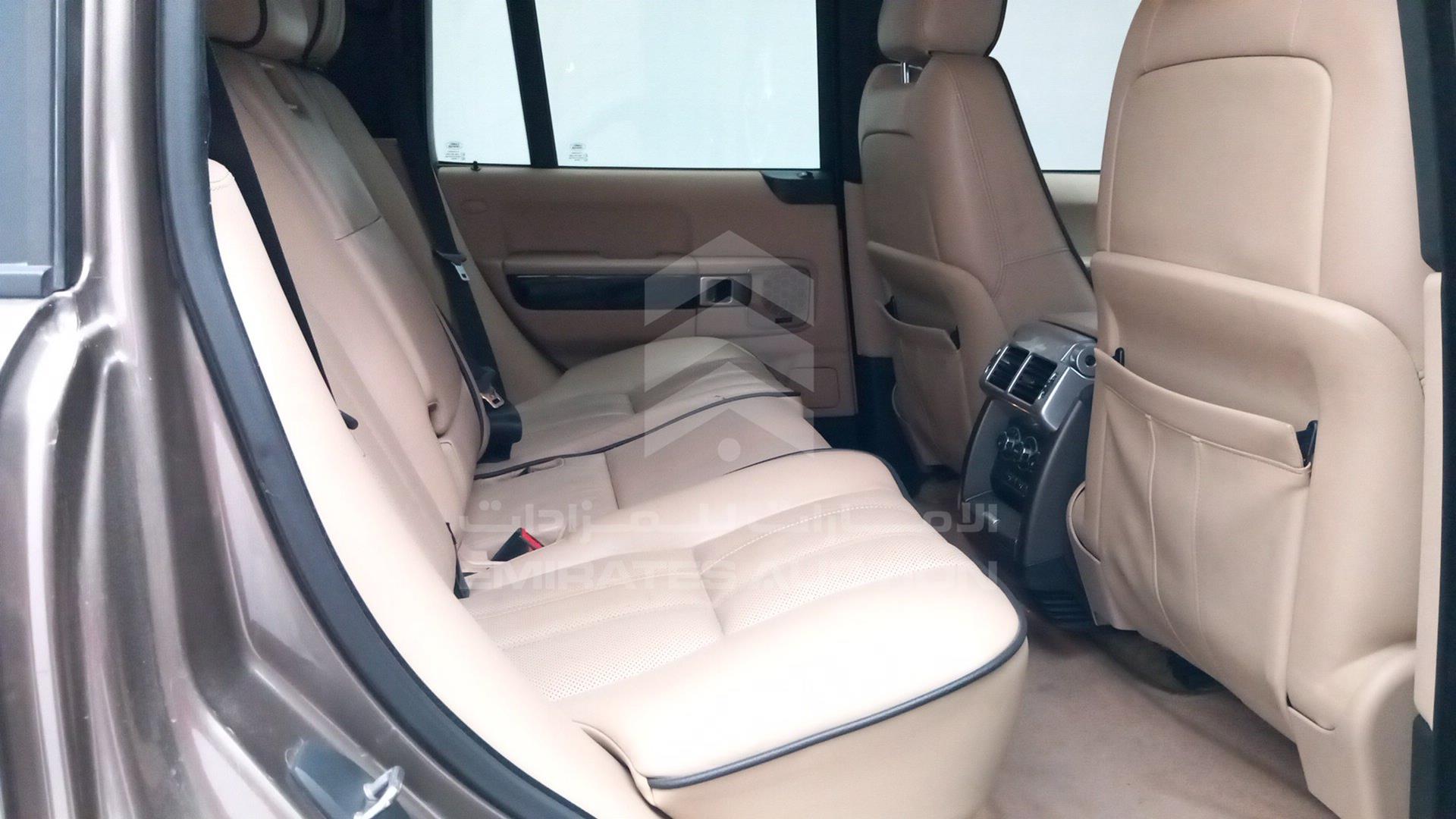 2011 RANGE ROVER VOGUE VIN: SALLMAME4BA335131
