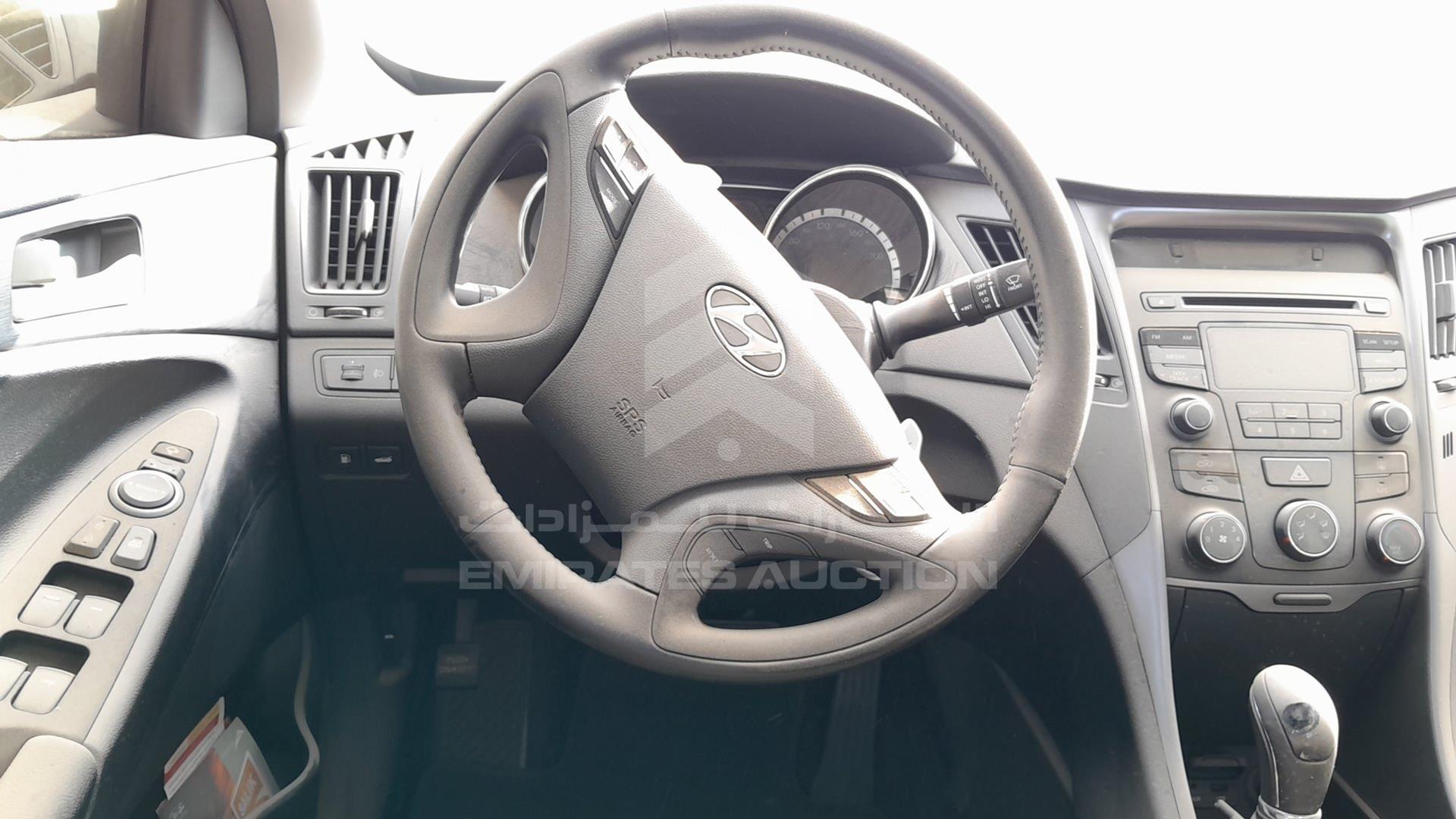 2015 HYUNDAI SONATA VIN: KMHEB41C2FA641276