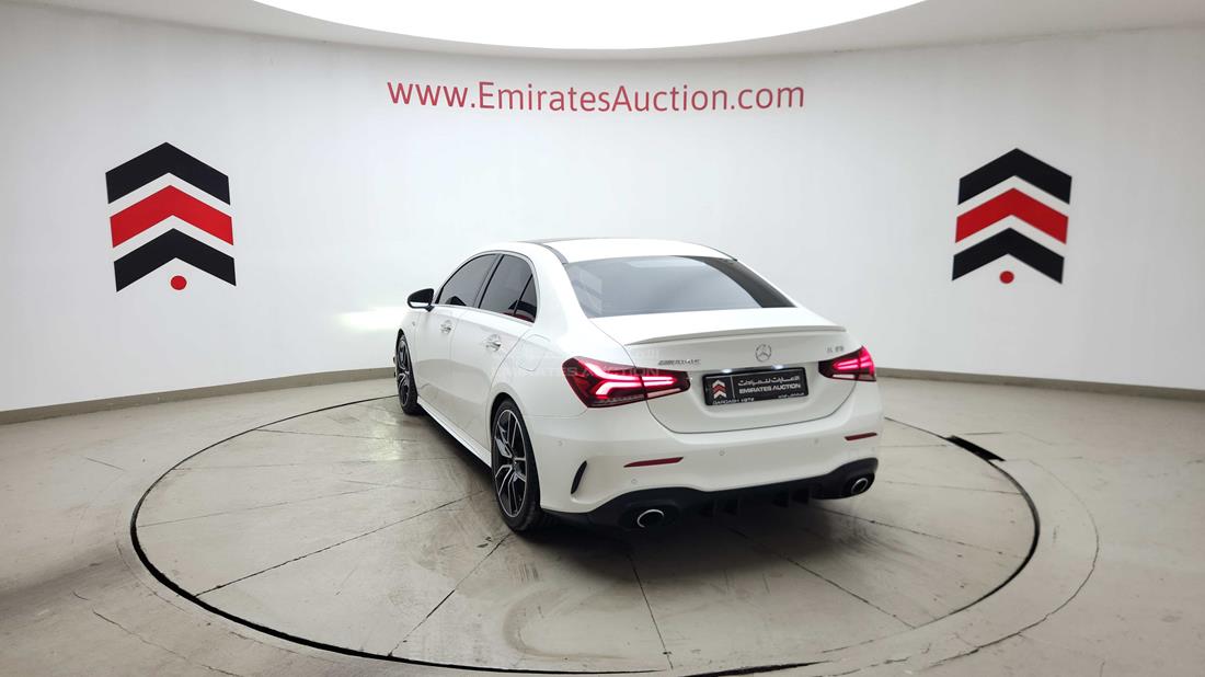 مرسيدس A 35 2020 — الزاوية الخلفية اليسرى — صورة 9