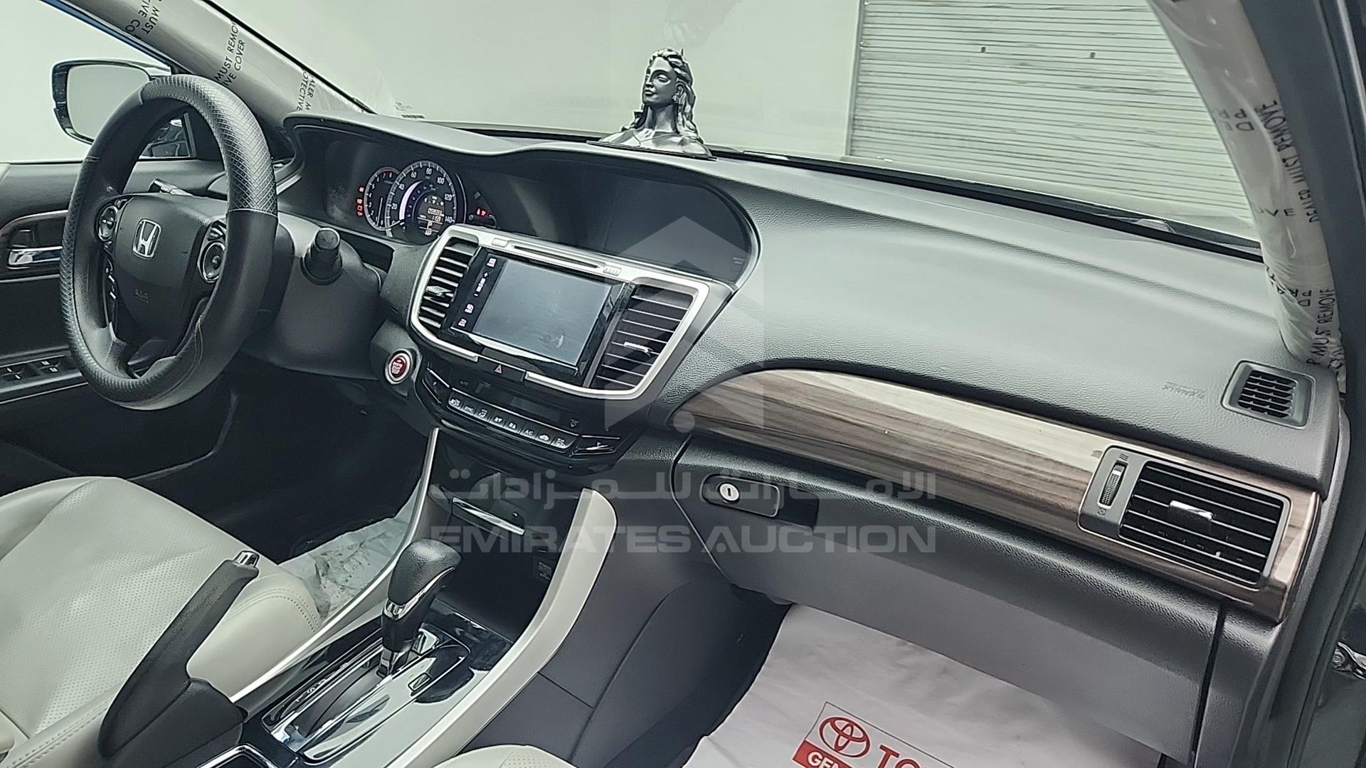 2017 HONDA ACCORD VIN: 1HGCR2F78HA053300