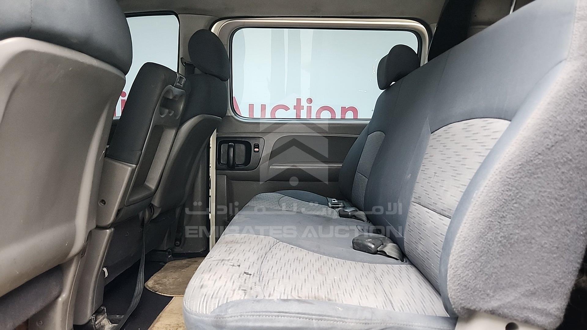 2012 HYUNDAI H1 VIN: KMHWG81R6CU367947