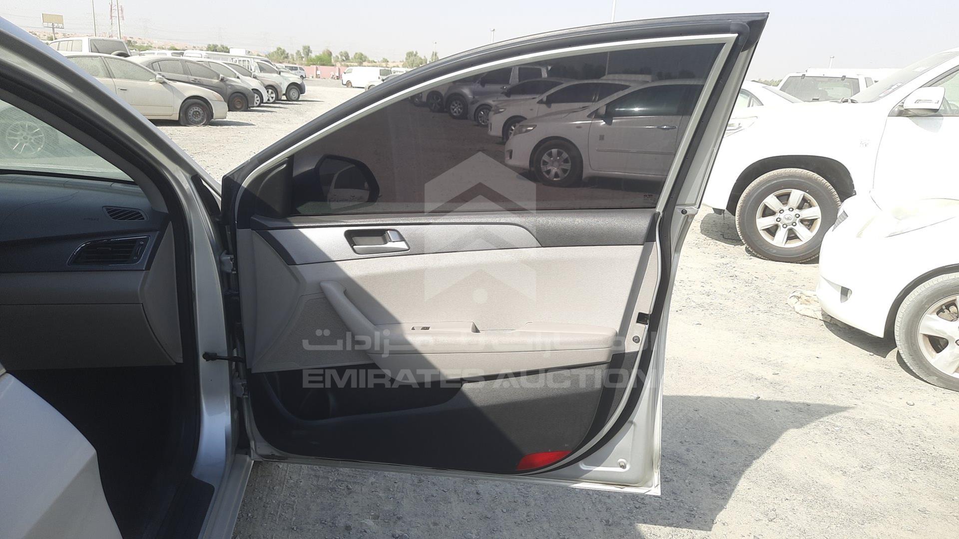 2016 HYUNDAI SONATA VIN: KMHE241G2GA122507