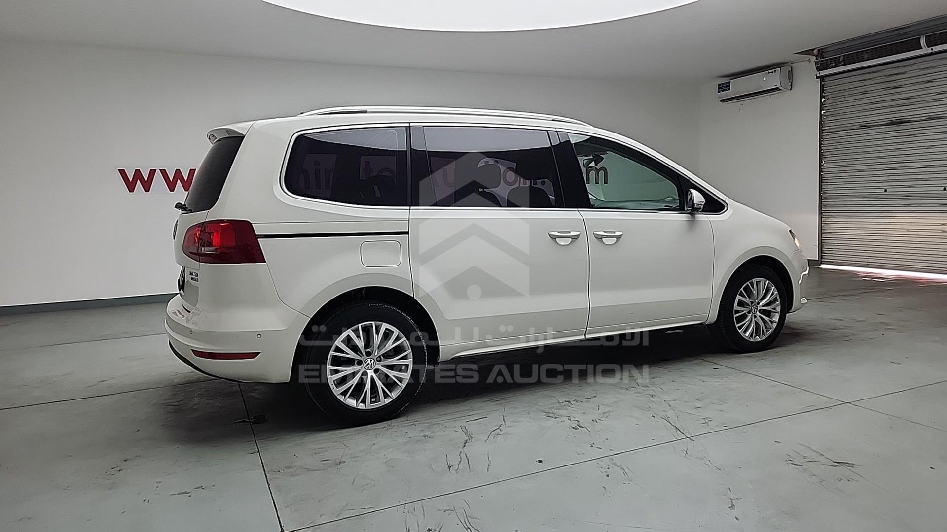 2016 VOLKSWAGEN SHARAN VIN: WVWZZZ7NZEV032244