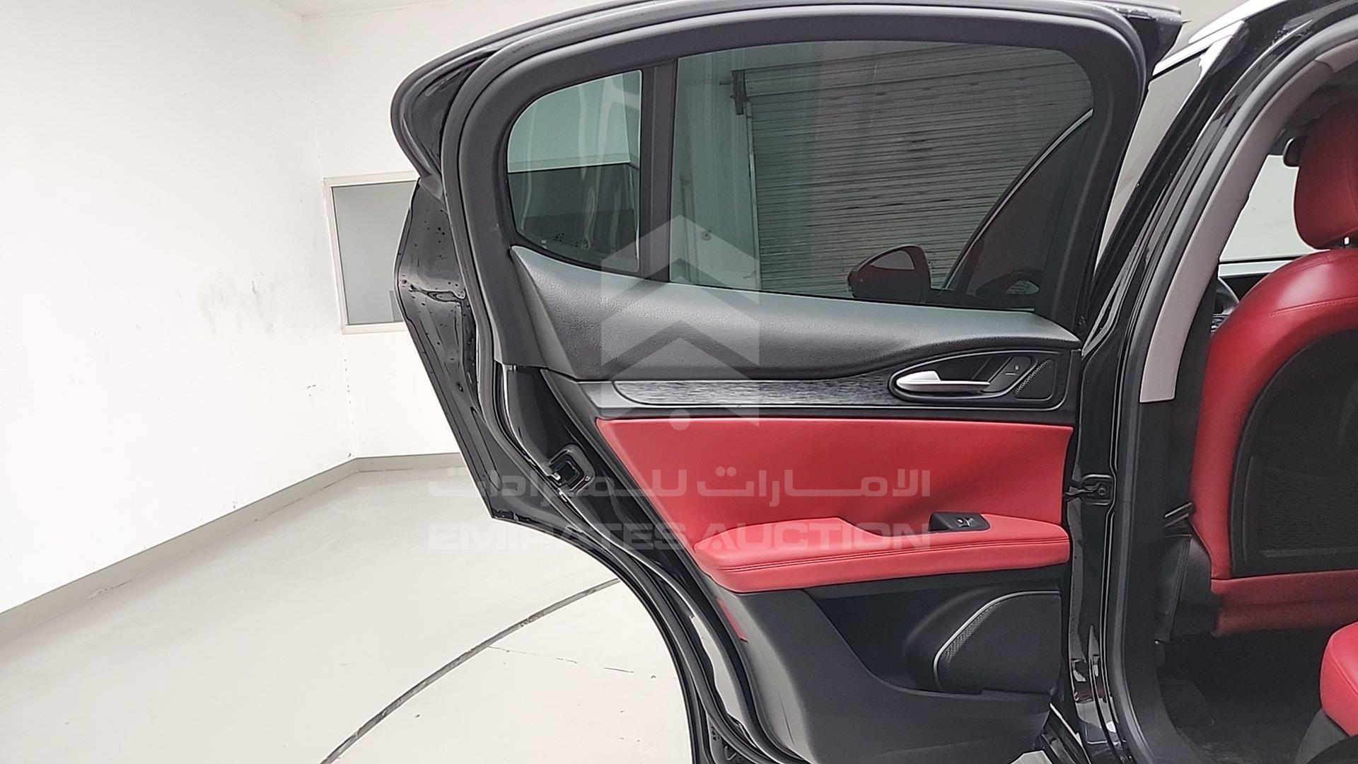 2019 ALFA ROMEO STELVIO VIN: ZASPAHBN4K7C52693