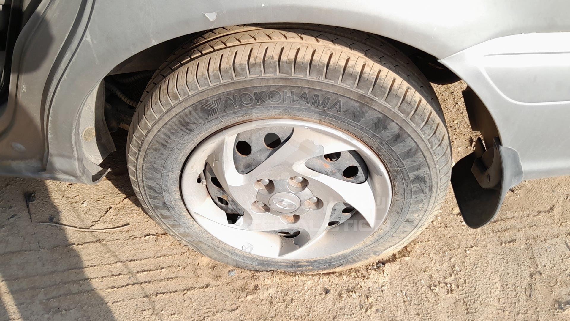 2006 HYUNDAI TRAJET VIN: KMHMG81C56U289569