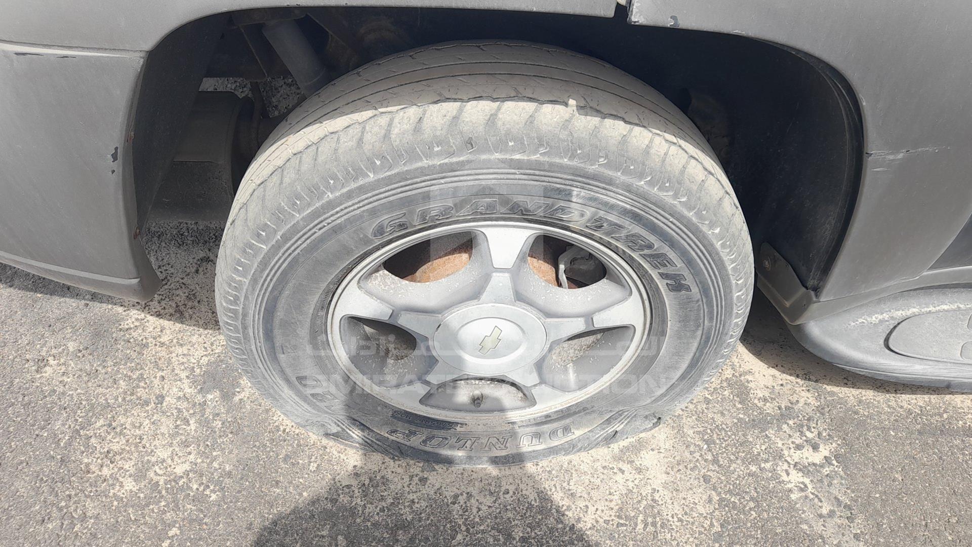 2002 CHEVROLET TRAILBLAZER VIN: 1GNDT13S022202637